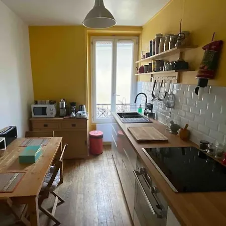 Quiet 2rooms Big Kitchen Canal Saint Martin Apartmán