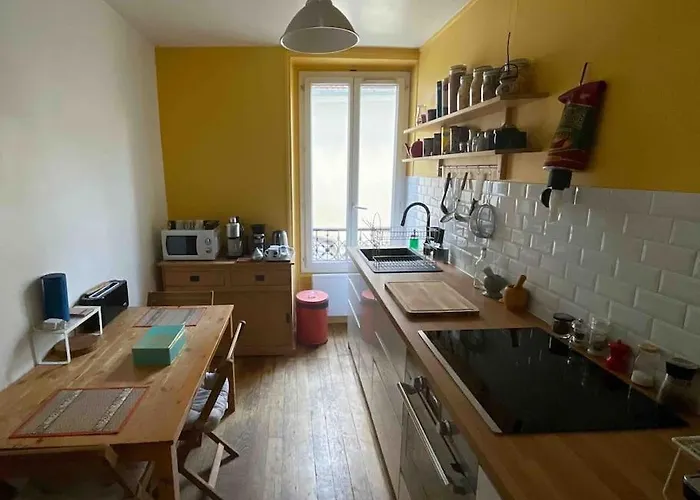 Quiet 2rooms Big Kitchen Canal Saint Martin Lägenhet