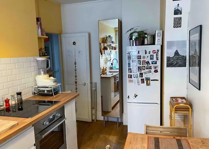 Quiet 2rooms Big Kitchen Canal Saint Martin Apartament Paryż